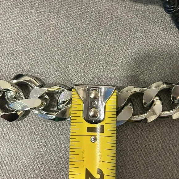 🖤”BEBE” NWT Black Scrunch with Silver Metallic Chain & Emblem Belt Size S/M 🩶 - Picture 11 of 11